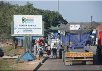 SOUTH AFRICAN CIVIL SERVANTS PLANS TO CLOSE BORDERS IN UPCOMING STRIKE